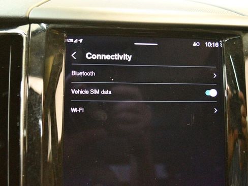 Used 2022 Volvo XC60 B5 Momentum w/ Protection Package Premier image 49