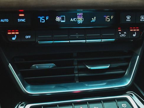 Used 2022 Audi e-tron GT Premium Plus image 23