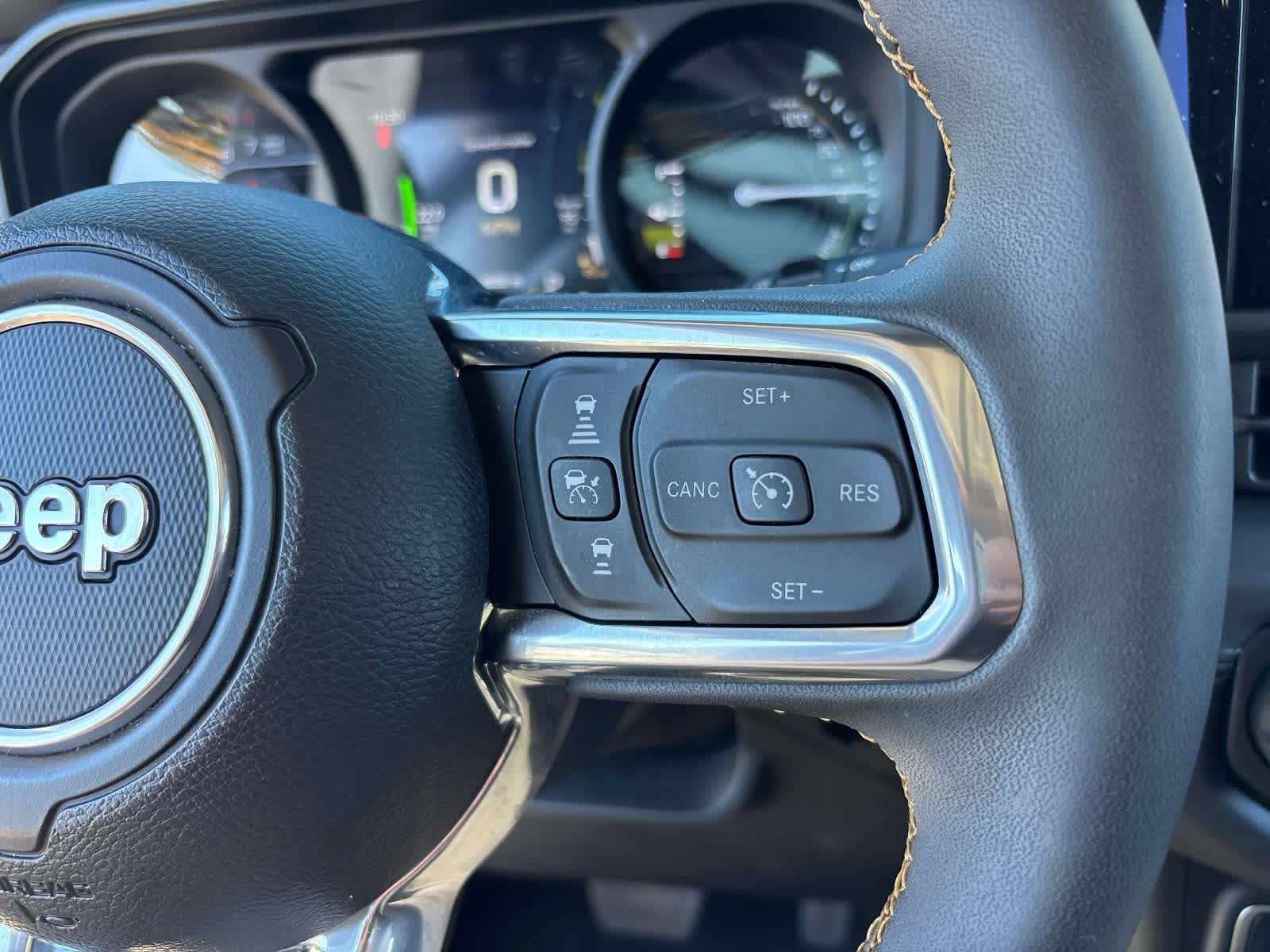 Used 2024 Jeep Wrangler Unlimited Sahara AWD/4WD image 22