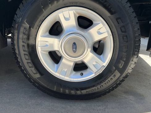 Used 2001 Ford Explorer Sport Trac 2WD image 24