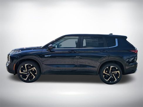 New 2025 Mitsubishi Outlander SE image 7