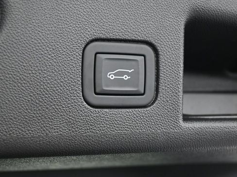 Used 2024 Chevrolet Equinox Premier w/ Redline Edition FWD image 35