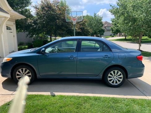 Used 2012 Toyota Corolla LE FWD image 4