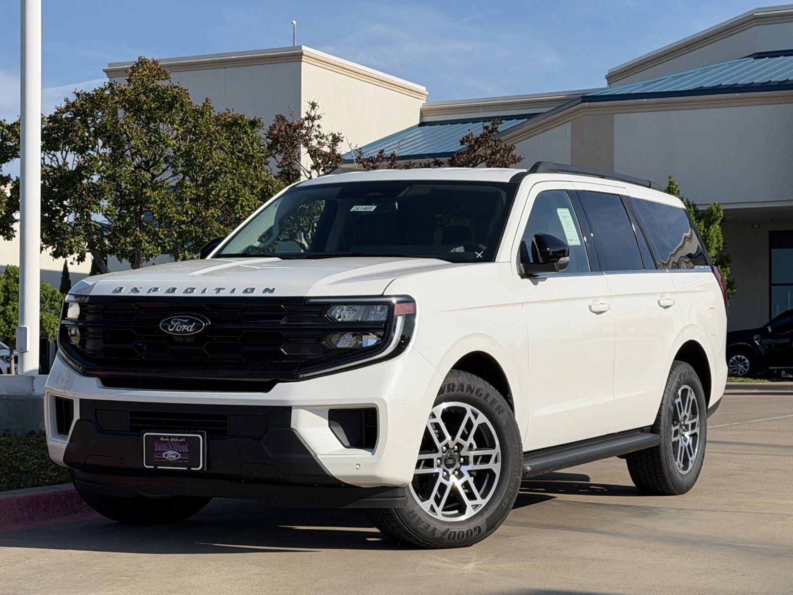 New 2026 Ford Expedition Active RWD image 2