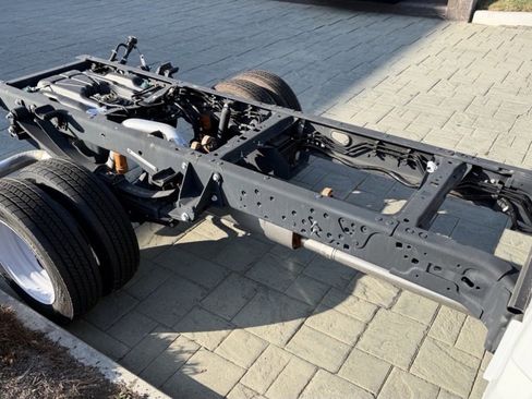 New 2024 Ford F550 4x4 Crew Cab Super Duty w/ XLT Value Package image 10