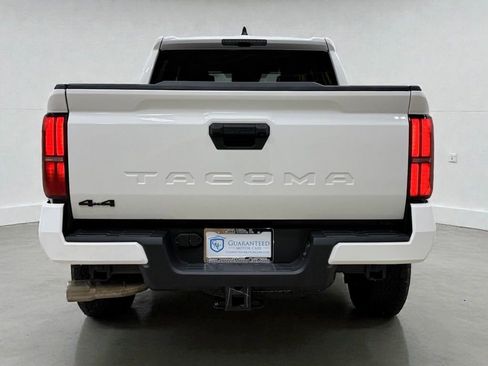 Used 2025 Toyota Tacoma TRD Off-Road image 13
