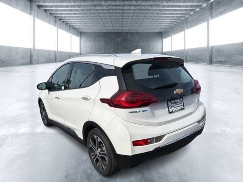 Used 2019 Chevrolet Bolt Premier w/ Infotainment Package FWD image 4