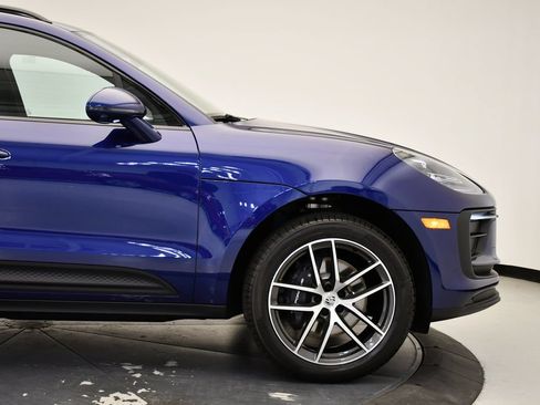 Certified 2026 Porsche Macan AWD/4WD image 15