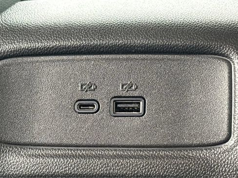 Used 2025 Chevrolet Trax LT FWD image 28