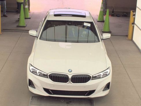 Used 2025 BMW 330i xDrive Sedan w/ Premium Package AWD/4WD image 8