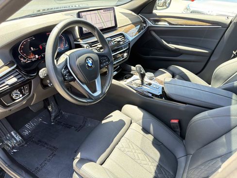 Used 2023 BMW 530i w/ Convenience Package RWD image 11