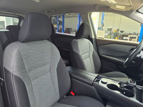 Used 2021 Nissan Rogue S image 11