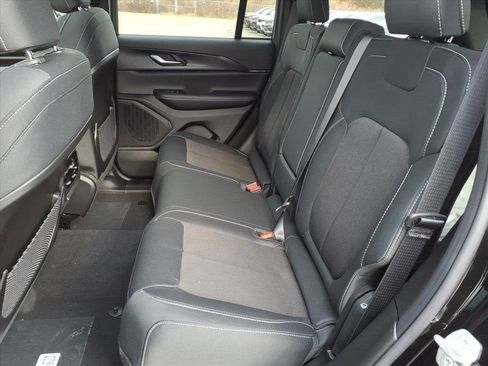 New 2025 Jeep Grand Cherokee Laredo X w/ Luxury Tech Group I image 6