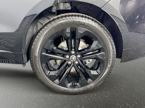 Used 2026 Jaguar F-PACE R-Dynamic S AWD/4WD image 33