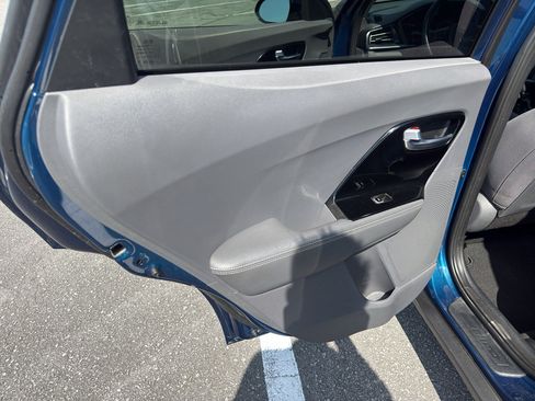 Used 2021 Kia Niro LXS FWD image 18