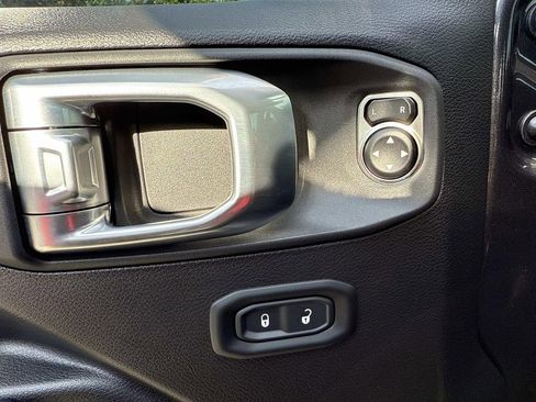 Used 2024 Jeep Wrangler Sport S image 15