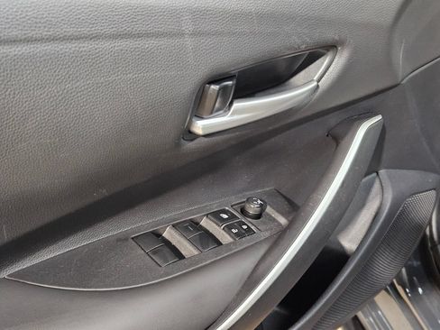 Used 2025 Toyota Corolla SE FWD image 21