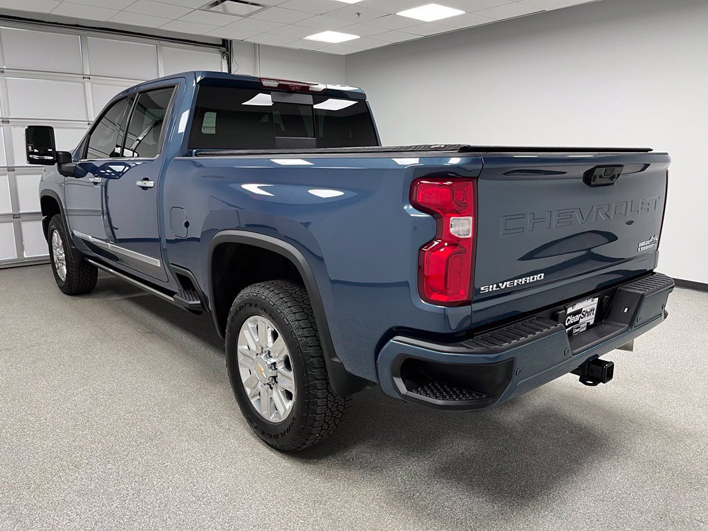 Used 2024 Chevrolet Silverado 2500 High Country w/ Technology Package AWD/4WD image 8