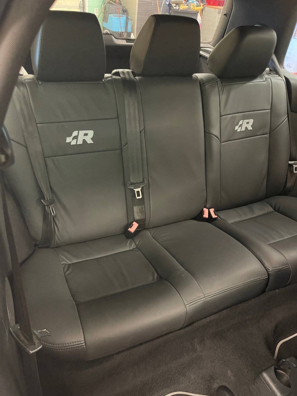 Used 2004 Volkswagen R32 AWD/4WD image 73