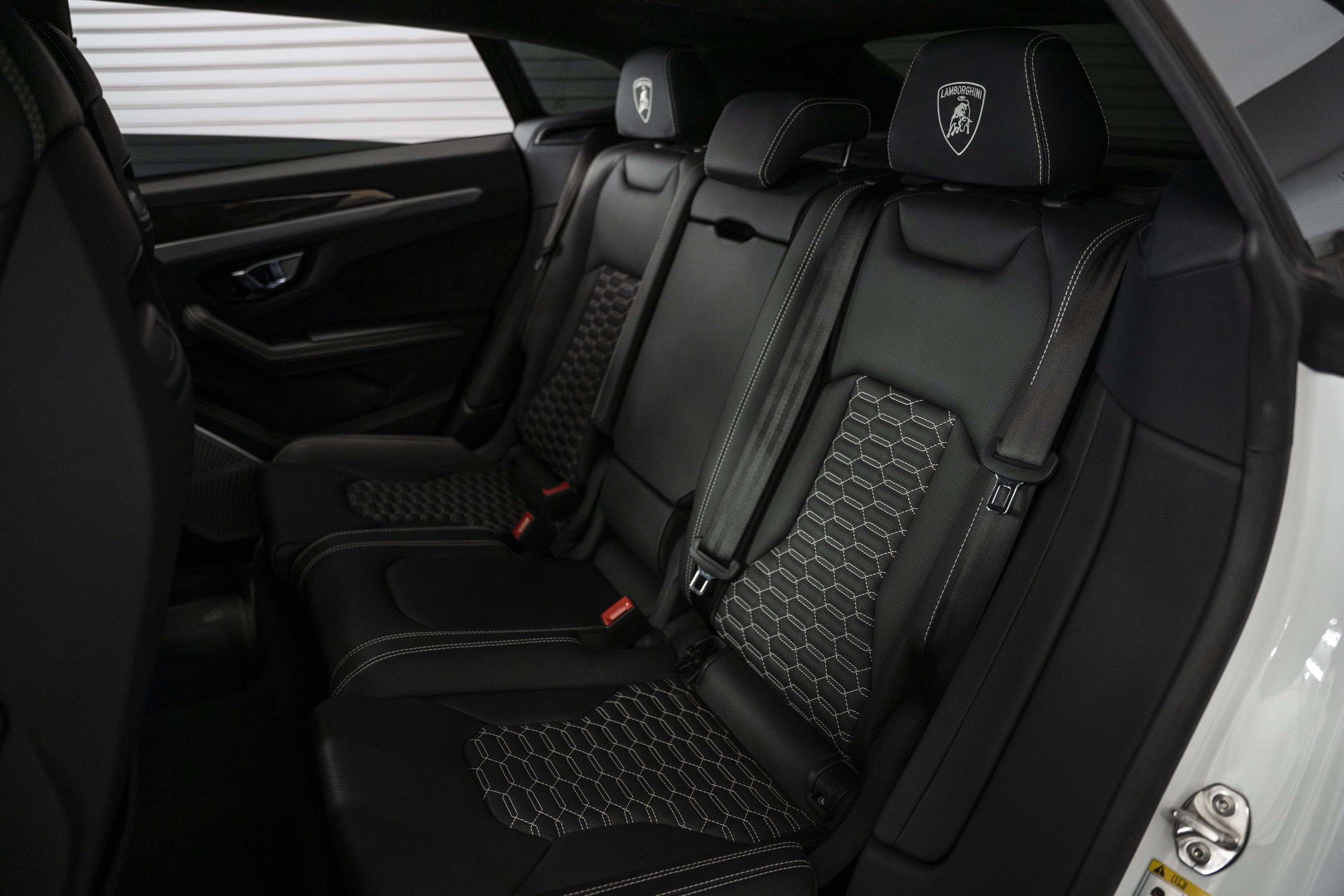 Used 2022 Lamborghini Urus AWD/4WD image 26