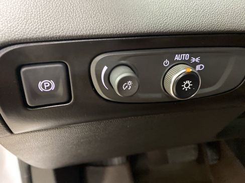 Used 2021 Buick Enclave Avenir w/ Avenir Technology Package image 38