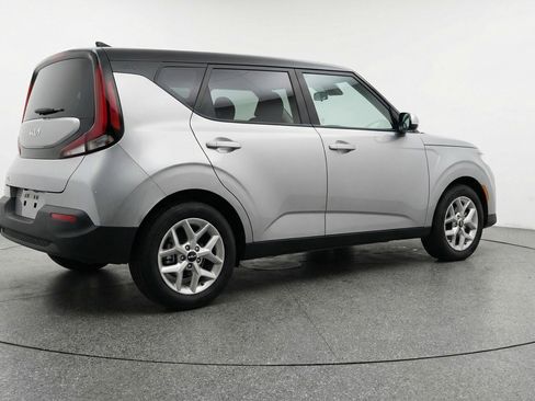 Used 2025 Kia Soul LX w/ LX Technology Package image 9