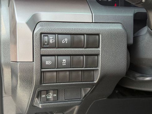 Used 2024 Toyota Tacoma SR5 AWD/4WD image 8