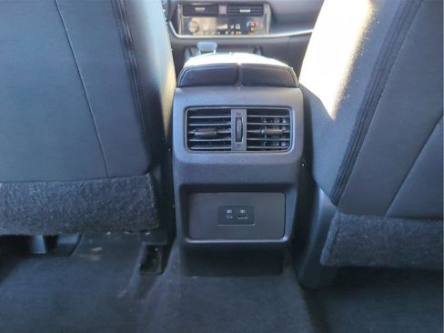 Used 2023 Nissan Rogue SV image 29