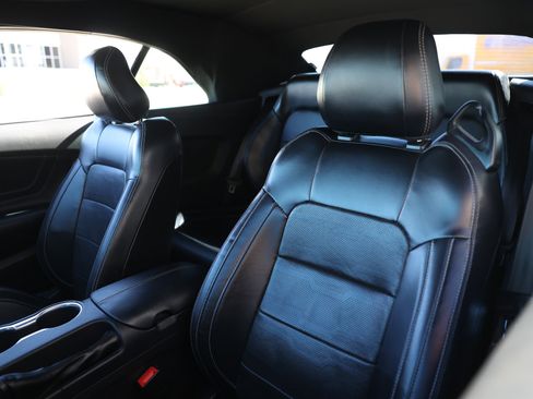 Used 2019 Ford Mustang GT Premium w/ Equipment Group 401A image 9