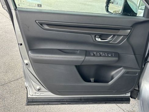 Used 2025 Honda CR-V LX image 23