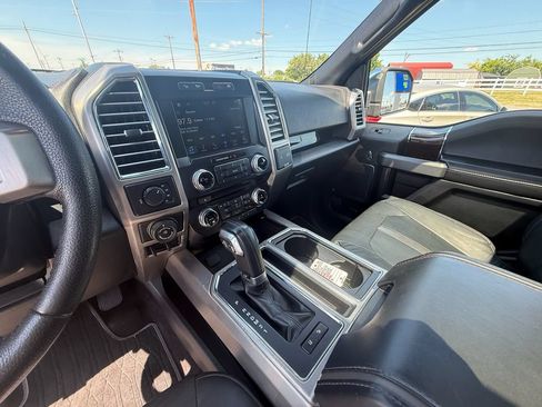 Used 2016 Ford F150 Platinum w/ Equipment Group 701A Luxury AWD/4WD image 15