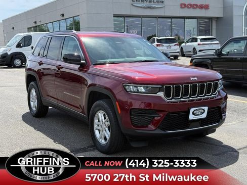 Used 2024 Jeep Grand Cherokee Laredo w/ Luxury Tech Group I AWD/4WD image 1