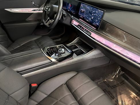 Certified 2023 BMW 760i xDrive w/ Executive Package AWD/4WD image 30