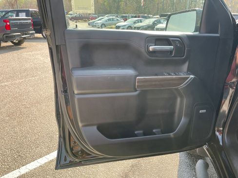 Used 2021 Chevrolet Silverado 1500 LT Trail Boss w/ Convenience Package II image 11