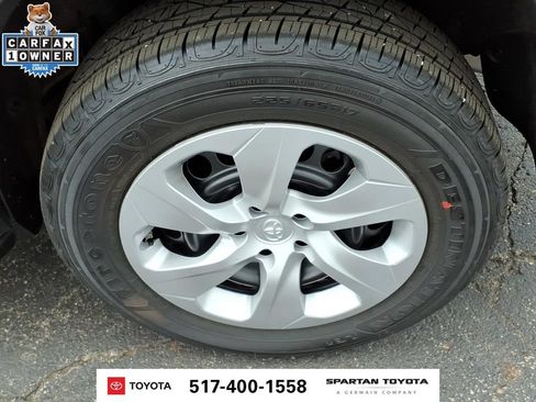 Used 2025 Toyota RAV4 LE AWD/4WD image 10