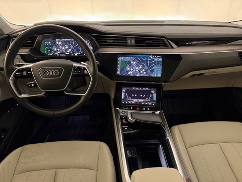 Used 2024 Audi Q8 e-tron Premium Plus w/ Premium Plus Package AWD/4WD image 27