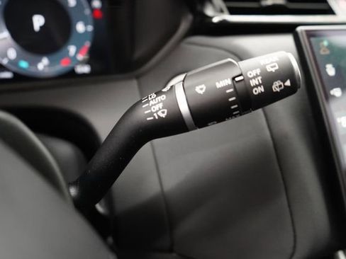 Used 2024 Land Rover Range Rover Velar Dynamic SE AWD/4WD image 28