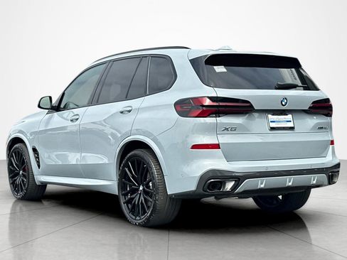 Used 2024 BMW X5 sDrive40i w/ M Sport Package RWD image 3