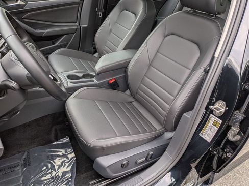 Used 2024 Volkswagen Jetta SE w/ Panoramic Sunroof Package FWD image 13