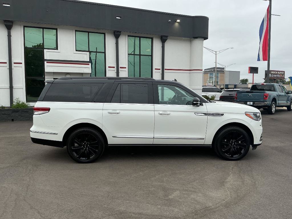 Used 2022 Lincoln Navigator L Black Label AWD/4WD image 8