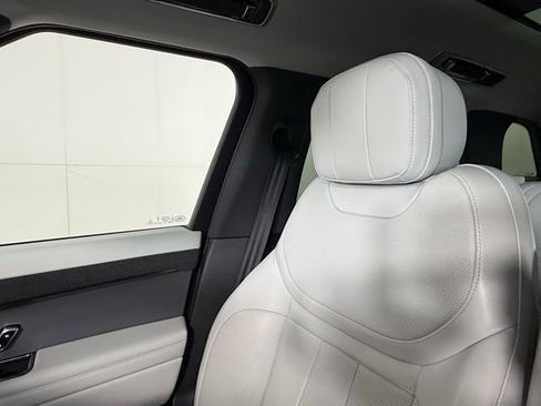 Used 2023 Land Rover Range Rover Sport SE image 19