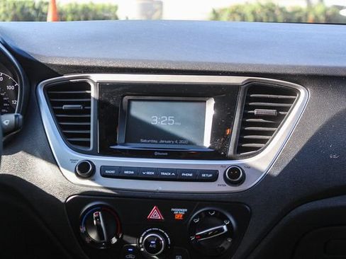 Used 2022 Hyundai Accent SE FWD image 18