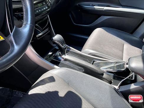 Used 2017 Honda Accord Sport image 16
