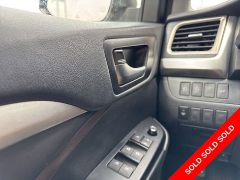 Used 2019 Toyota Highlander XLE AWD/4WD image 19