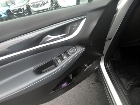 Used 2021 Buick Enclave Essence w/ Sound and Sites Package image 18