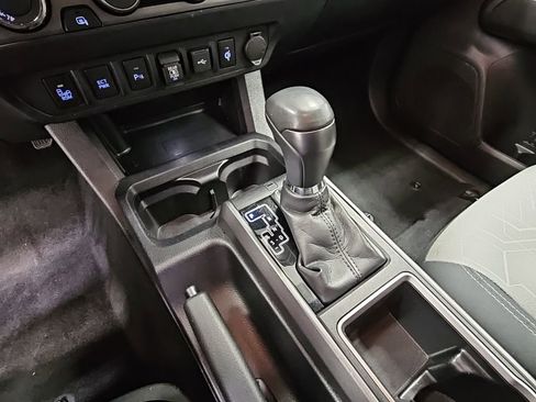 Used 2023 Toyota Tacoma TRD Off-Road image 19