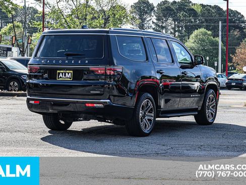 Used 2024 Jeep Wagoneer Series II w/ Flexible Seating Group RWD image 6
