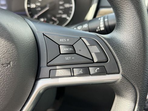 Used 2025 Nissan Altima 2.5 SV FWD image 22