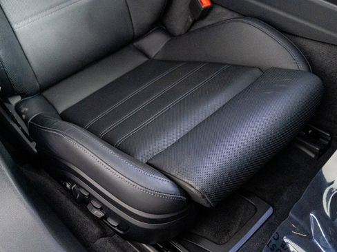 Used 2025 Porsche Panamera 4 image 31