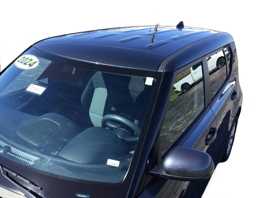 Used 2024 Kia Soul LX w/ Option Group 015 FWD image 12